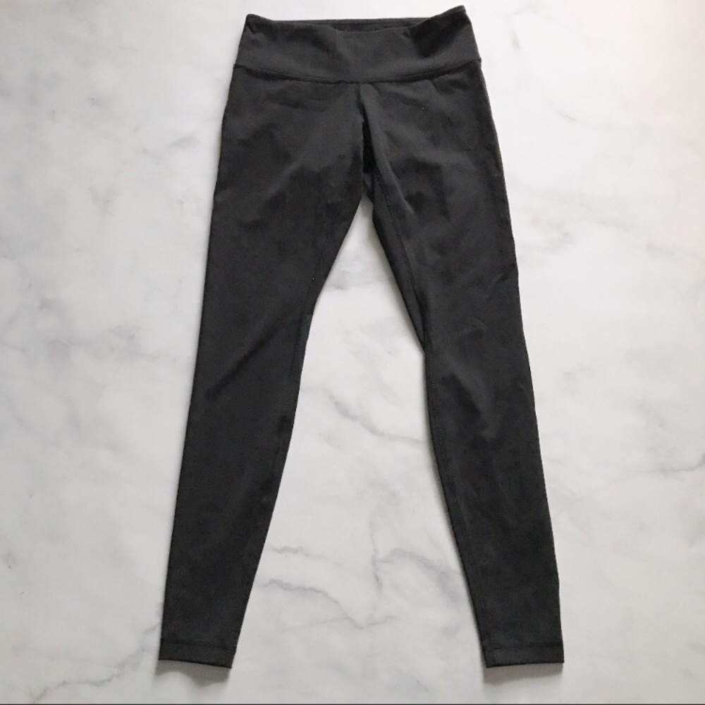 Lululemon Black Wunder under leggings.